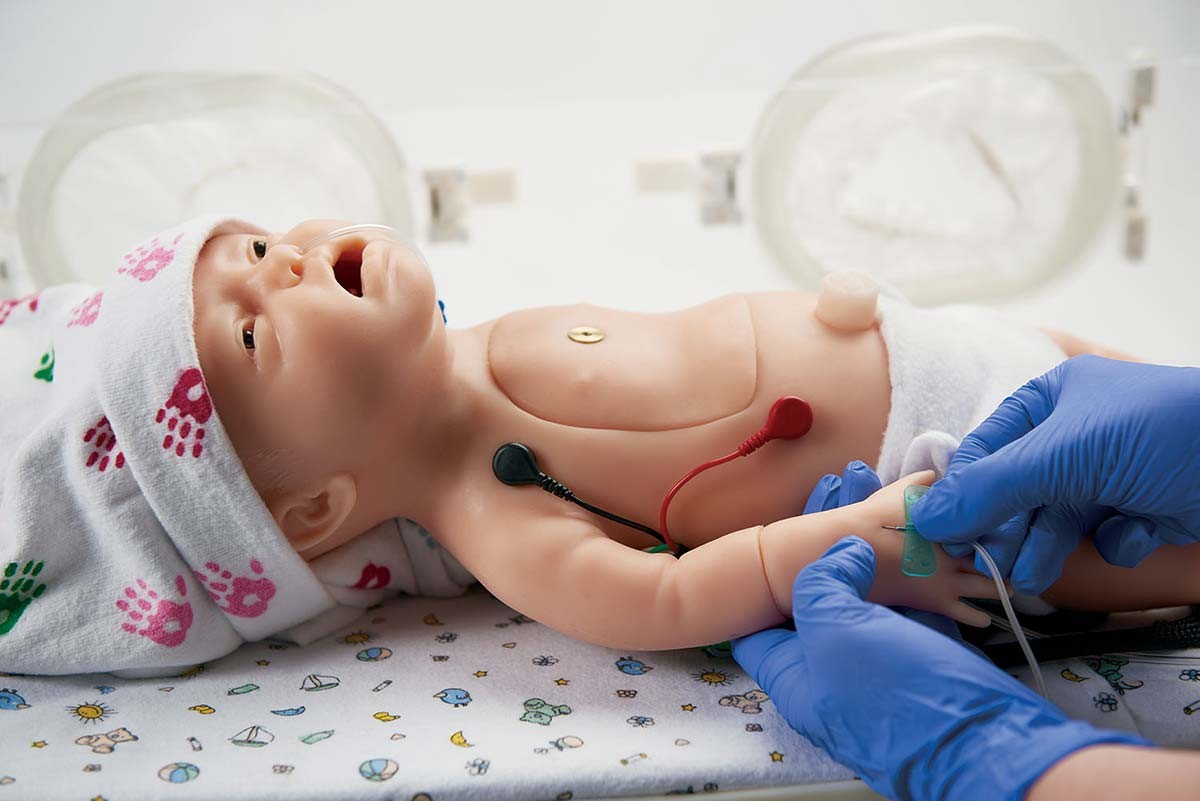 Baby C.H.A.R.L.I.E. Simulator zur neonatalen Wiederbelebung mit EKG 1